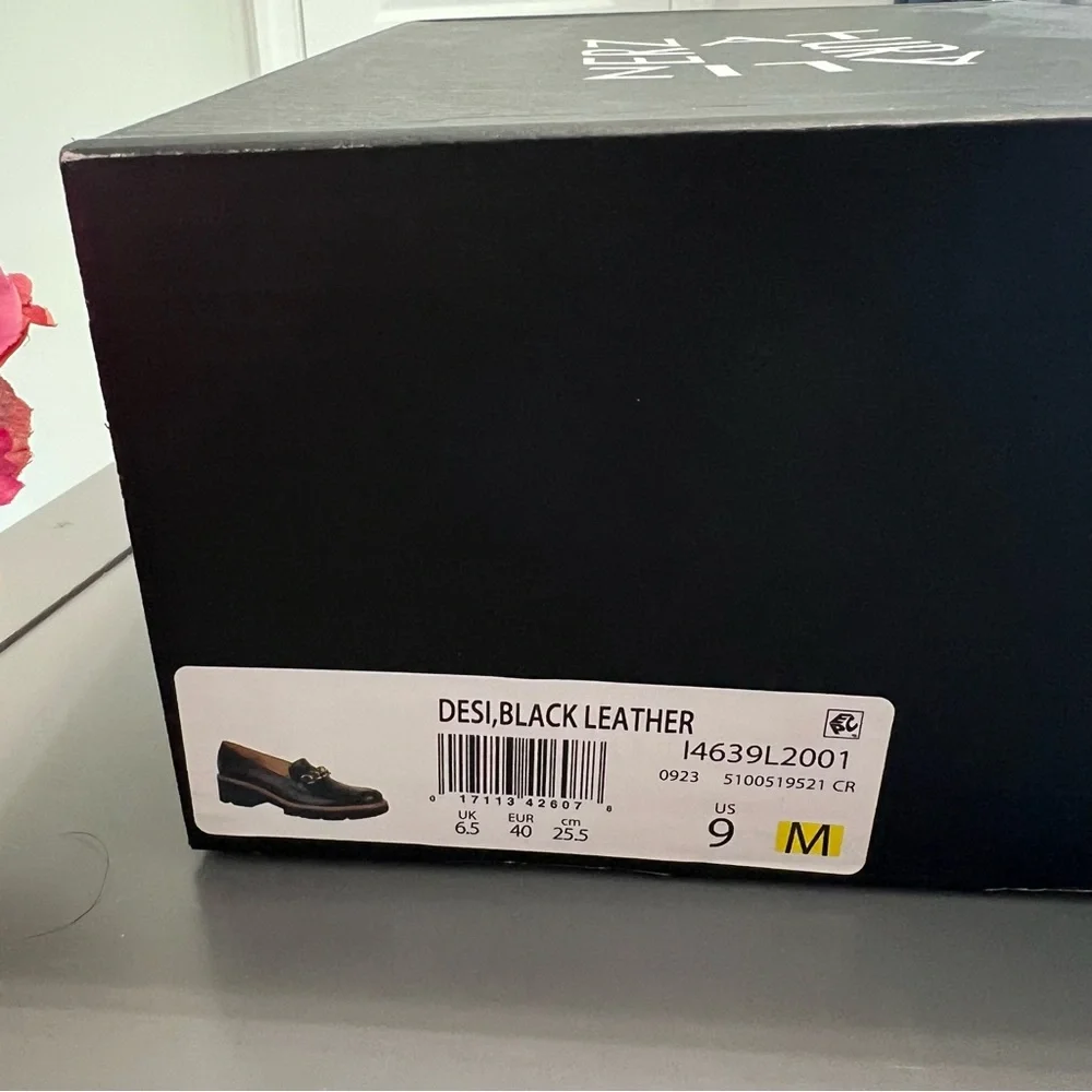 Naturalizer Black Leather Desi Slide on Loafers with Gold Chain Accent